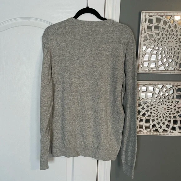 V-neck Basic Knit Sweater - Picture 5 of 6